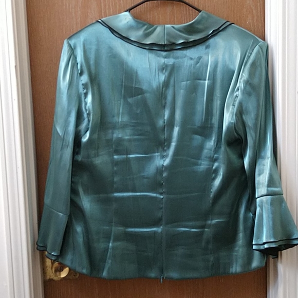 Top - Picture 2 of 2